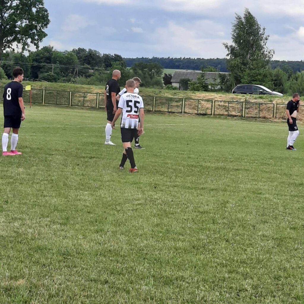 Znicz Siennica Różana – Victoria Żmudź 1:4