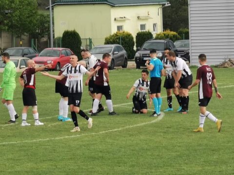 Znicz Siennica Różana – Victoria Żmudź 1:1