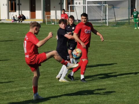 Victoria Żmudź – Znicz Siennica Różana 3:1