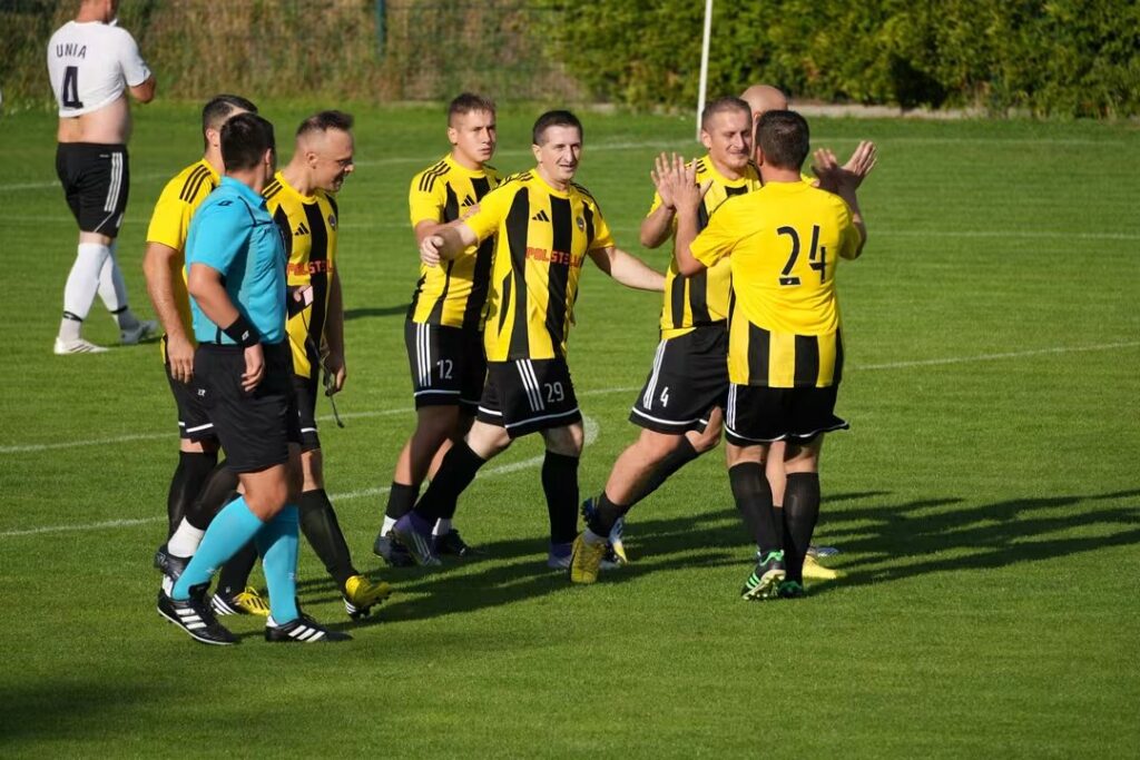 Unia Białopole – Victoria Żmudź 1:2